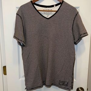 Guess V-neck